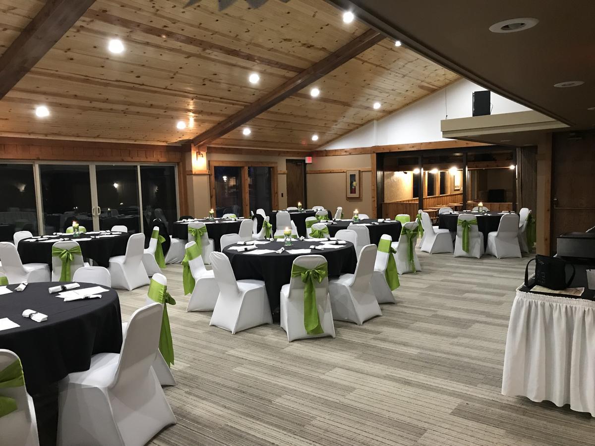 Round Barn 3* Spring Green
